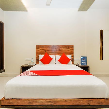 Hotel Sai Comforts Bapane Eksteriør bilde