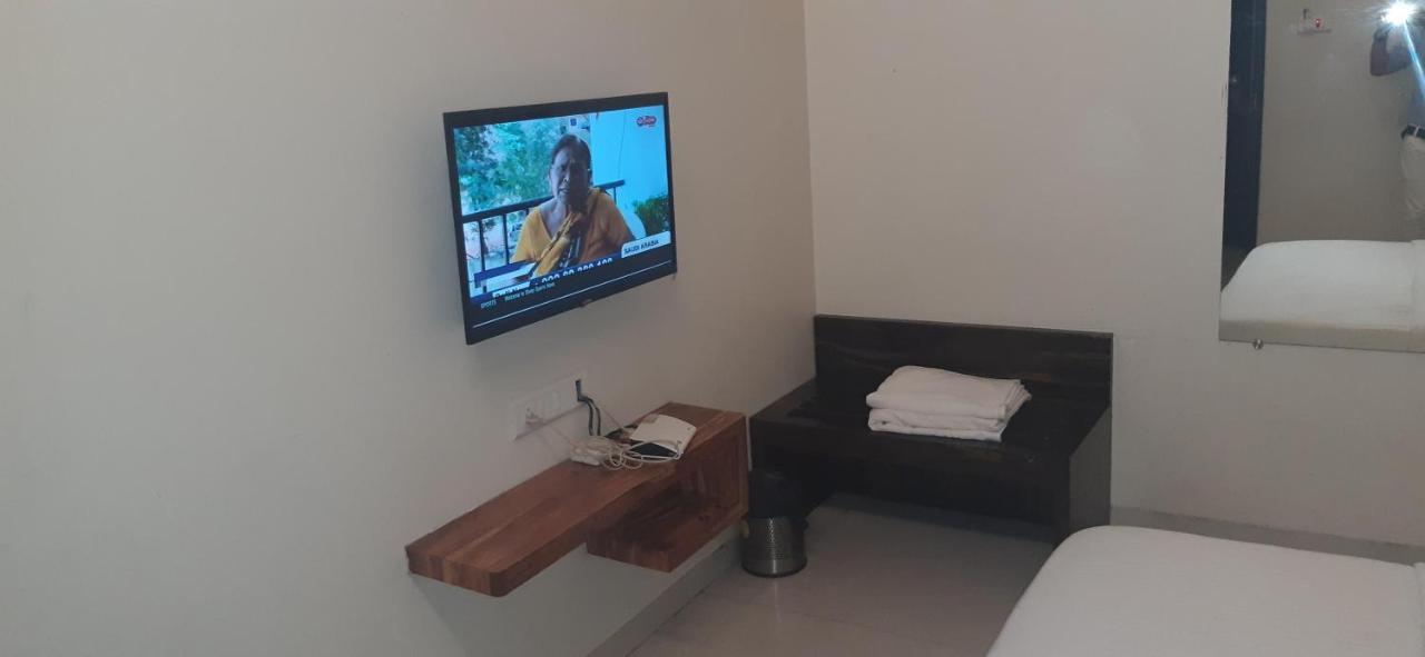 Hotel Sai Comforts Bapane Eksteriør bilde